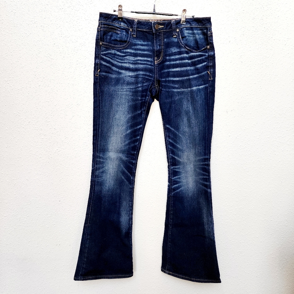 BUCKLE BLACK Women's Size 31 Dark Blue 5 Pocket Design Mid-Rise Flare Jeans